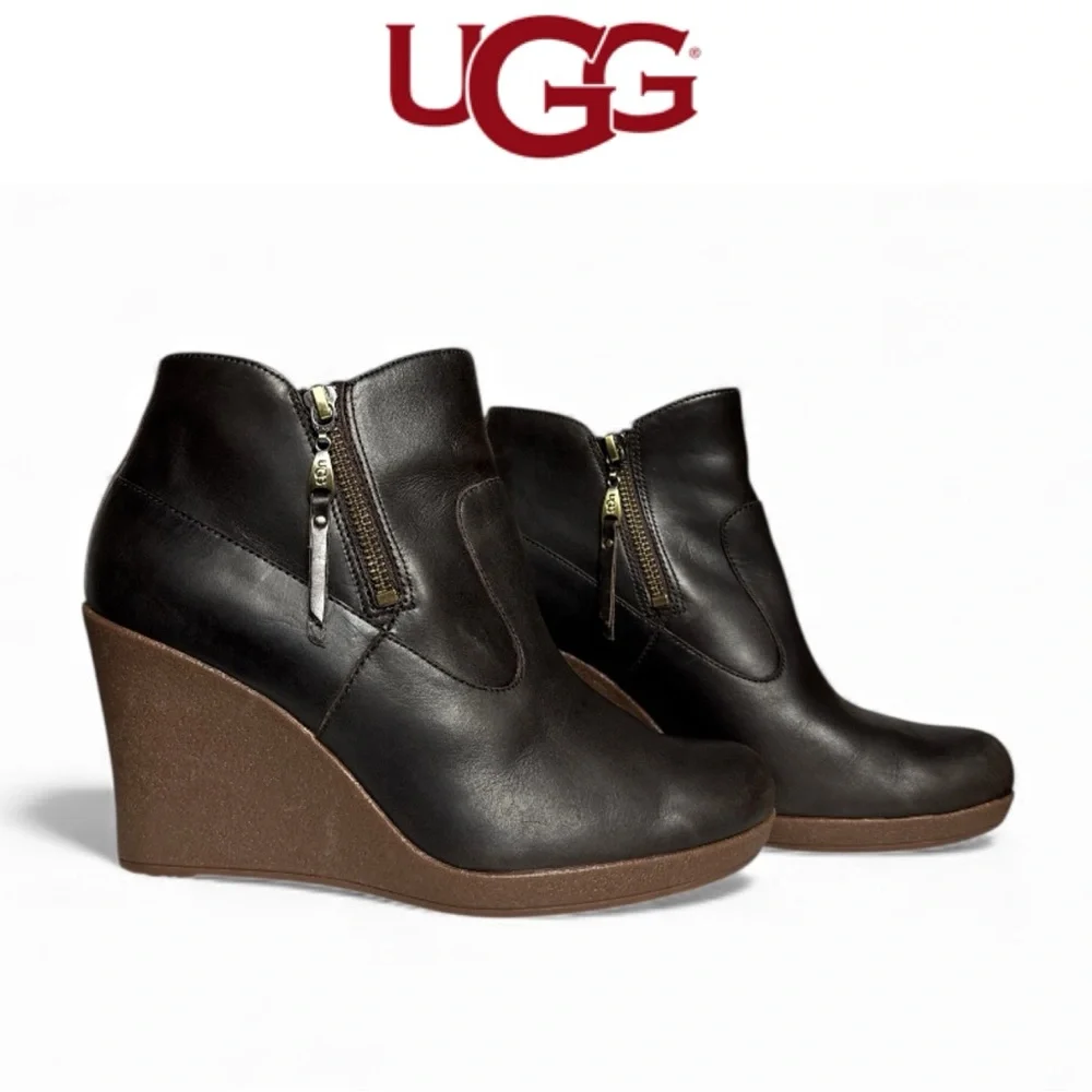 UGG MYRNA DISTRESSED BROWN LEATHER ZIPPER DETAIL WEDGE ANKLE BOOTIES